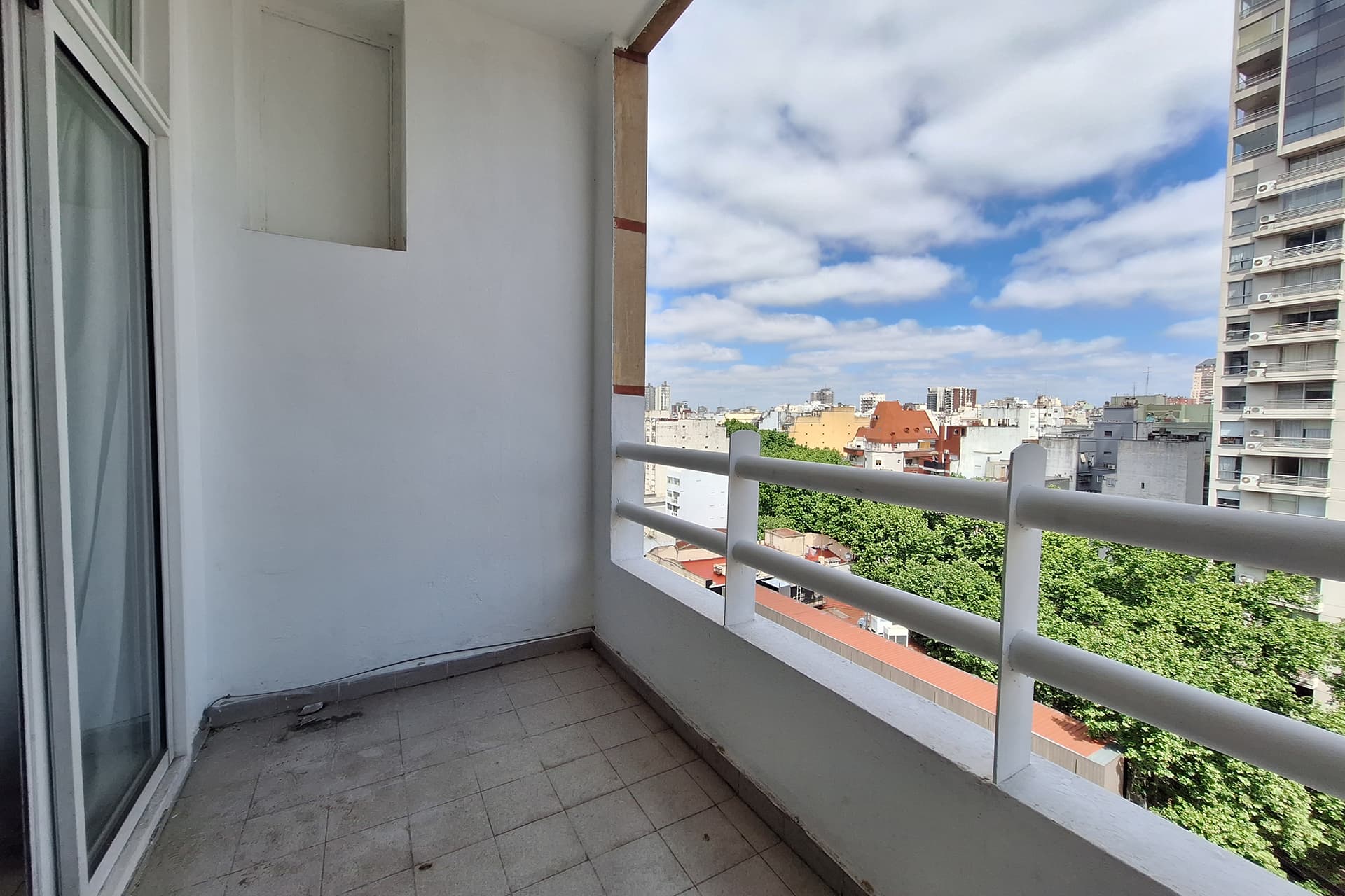 Venta monoambiete con balcon al frete